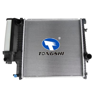 适用于宝马E30 316 i 82-93 MT散热器  OEM：1247145