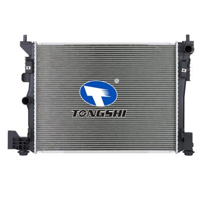 适用于凯迪拉克 CT6 L4 2.0L/  V6 3.6L MT散热器