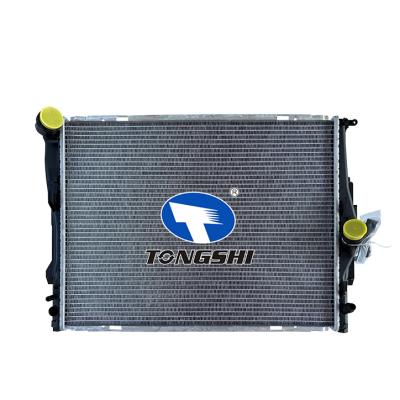 适用于宝马 E81-E82-E87-E88 116i 04- MT 散热器