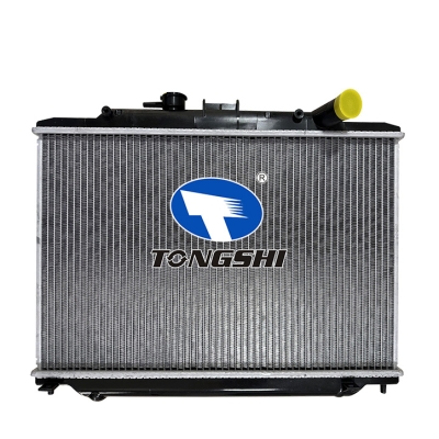 适用于URVAN 2.4 06-MT散热器